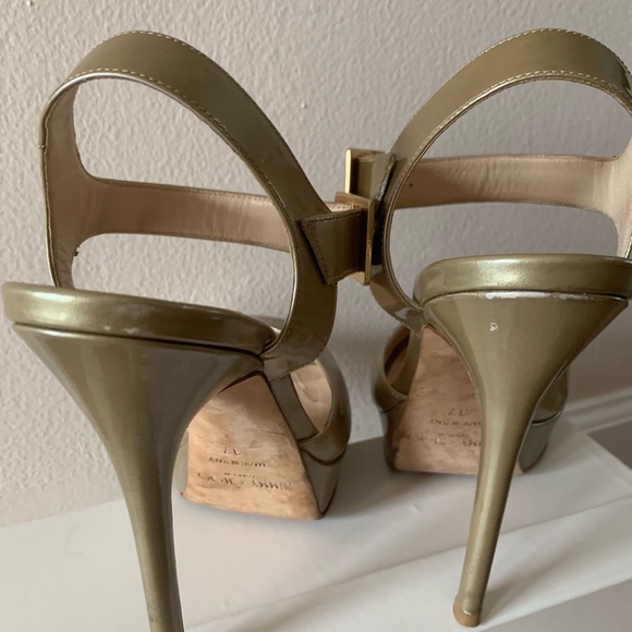 Jimmy Choo Champagne Platform Patent Heel - Picture 4 of 7